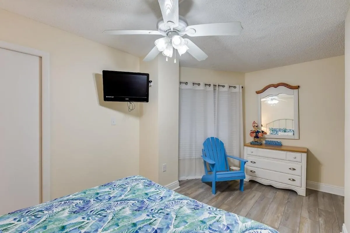 Moondrifter 305 - 2 Bedroom - Oceanfront Condo Sleeps 6 Panama City Beach 0*,